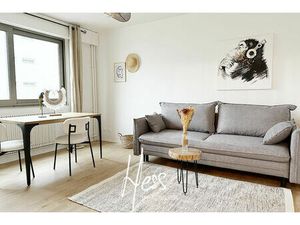 Studio refait à neuf - entièrement meublé