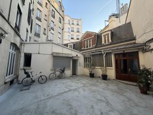 GARE DE L'EST - Petite Maison Indépendante sur Cour