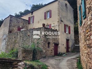 A vendre  Maison dans un hameau  2 chambres  terrasse  cave