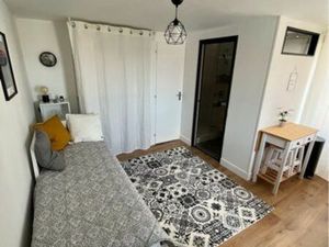 Studio entièrement meublé