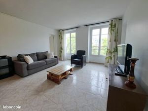 2/3 pièces 60 m2 meublé metro Republique