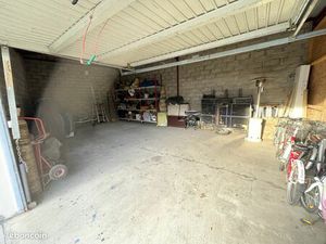 Depot/garage/hangar de stockage