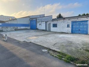 À louer hangar avec bureau