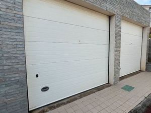 Garage box portail électrique eau électricité ■carrelage au sol  eau  électricité et porta