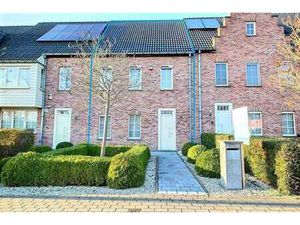 Superbe construction de 2009 dans un clos prisé avec garage