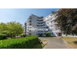 Spacieux 2/3 pièces en rez-de-chaussée avec cave et parking