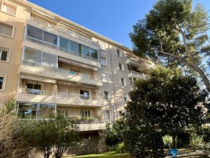 TOULON CLARET - APPARTEMENT T3 DONNANT SUR PARC