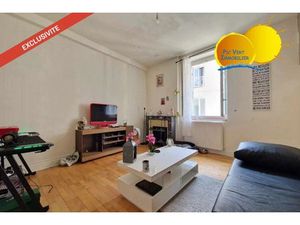 Ensemble immobilier T6 libre et commerce loué