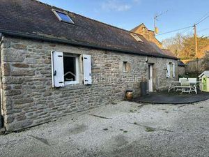 Vente Longère et corps de ferme à Saint-Thégonnec-Loc-Eguiner (29410) : à vendre / 70m² Sa