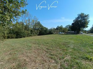 Terrain constructible 3.705 m² / 2 lots possibles - 19310 Brignac la plaine