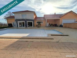 Maison 6 pièces 220 m²