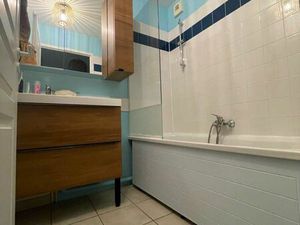 Grand studio 30m2 avec place de parking