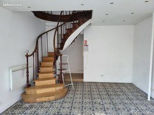 À louer – Local commercial + logement 110 m² – Centre-ville Livarot