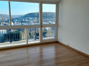 Apparemment F3 avec balcon et ascenseur