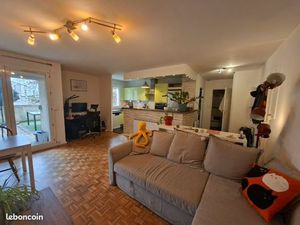 T2 Gratte-ciel avec terrasse et garage