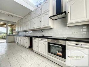 lumineux rez-de chaussée 1 chambre avec terrasse et jardin