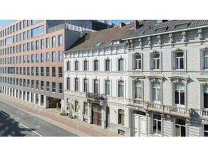 Ruim en karaktervol kantoorgebouw met authentieke element...