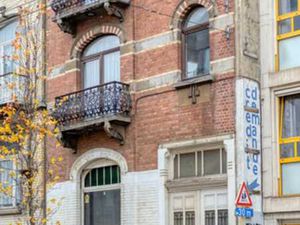 Habitation avec atelier à l’arrière  en plein cœur d’Uccle