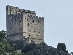 Vente immeuble 200 m² Crest (26400)