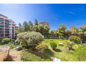 T4/5 meublé 102 m² avec terrasse et parking – Marseille 6e