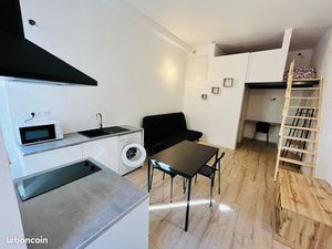 Studio meublé 24m2 - 520/mois (dont électricité + eau + internet ) libre de suite