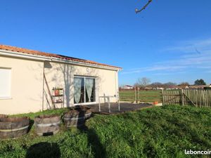 Maison   3 pièces  70 m²