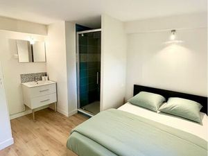 Appartement T2 de 43 m² entièrement rénové et meublé