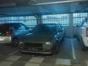 Une place de parking