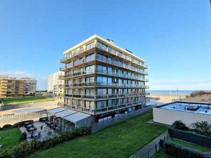 APPARTEMENT D'ANGLE (98 m2) AVEC VUE LATÉRALE SUR LA MER +