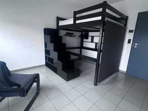 Studio de +- 45 situé au 1er étage