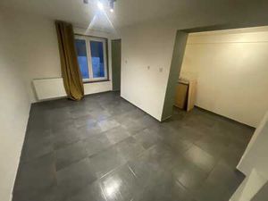 Studio indépendant complètement rénové - centre de Charleroi