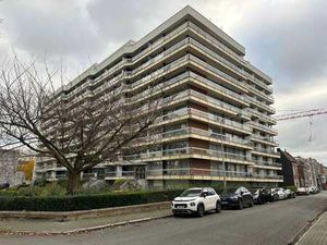 APPARTEMENT lumineux avec 1 chambre et grande terrasse (5e)