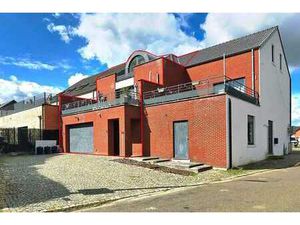 TE KOOP: Instapklaar appartement met 3 slaapkamers  dubbe...