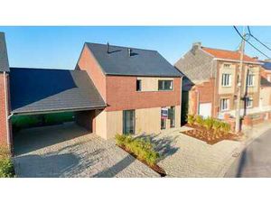 Belle maison neuve de 3 chambres avec jardin!