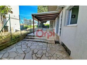 Location appartement  32.72 m² T-2 à Saint-Laurent-du-Var  910 €