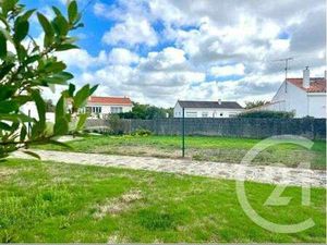 Vente Terrain au Fenouiller (85800) : à vendre / 330m² Le Fenouiller