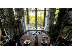 Appartement de charme  orienté Ouest  vue sur place arborée