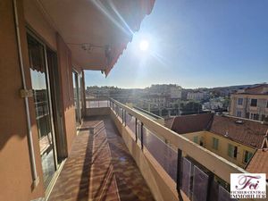 STUDIO AVEC TERRASSE