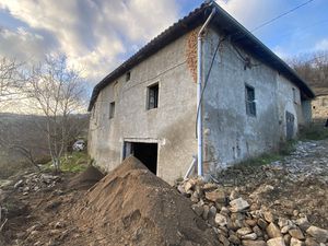 GRANGE A REHABILITER AVEC JARDIN