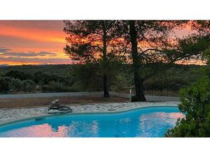 Villa lumineuse en position dominante avec vue !