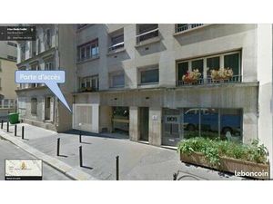 Place de Parking 75107  50m rue de Levis/Villiers 17e