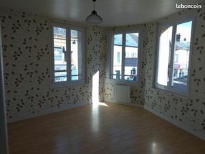 Location F2 50m2 + cave 1er étage centre-ville Saint André de l'Eure