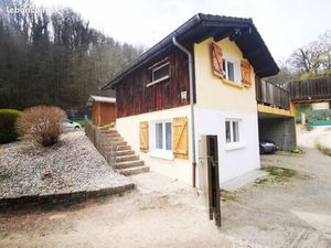 Maisonnette 2 niveaux jardin parking box