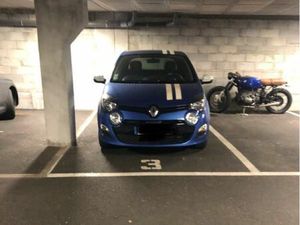 Loue Place de Parking 100m Place Stalingrad