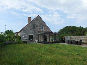 Degelijke villa (ca 654m²) te Jabbeke op de grens met Roksem/Oudenburg !