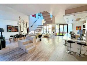 Magnifique appartement de 281m2 avec studiot indépendant