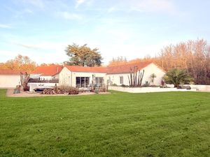 A VENDRE A SAINT AIGNAN DE GRAND LIEU MAISON DE 144 M2 4 CHA