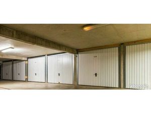 Box fermé 18 m² – Résidence sécurisée – Ferney-Voltaire