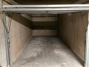 Place de parking fermée (box)