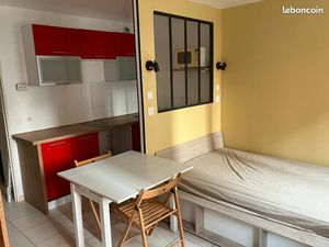 T1 meublé + box fermé  toutes charges comprisess